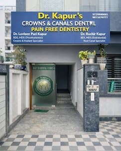 Dr Kapur’s Crowns & Canals Dental Clinic