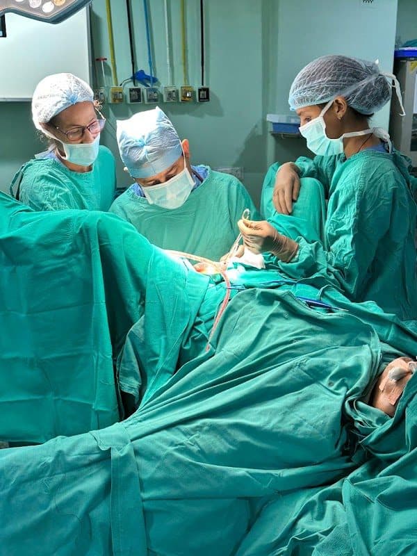 Dr. Aseem Kapadia - Best | Urologist | UTI | Kidney stone | Prostate | Surgeon | Palasia | Indore - urologist in Indore