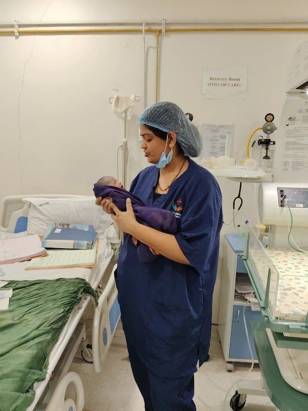 ✅𝗜𝗦𝗛𝗔 𝗪𝗼𝗺𝗲𝗻'𝘀 𝗛𝗼𝘀𝗽𝗶𝘁𝗮𝗹 & 𝗜𝗩𝗙 𝗖𝗲𝗻𝘁𝗿𝗲| Gynecology| IVF| Maternity and Laparoscopy Hospital| Infertility Hospital Vapi Gujarat