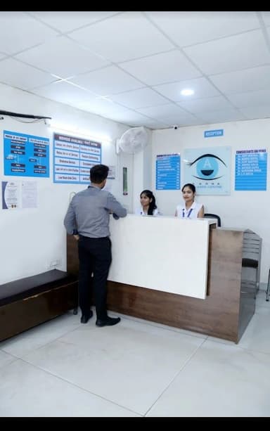 Dr Manik Mittal