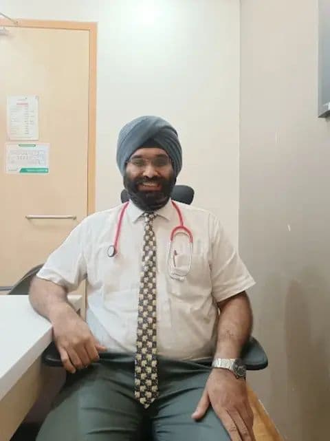 Dr. Amarinder Oberoi - Pediatrician in Andheri West Mumbai