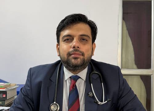 Dr. Divyansh Bhatt - Gastrologist / Gastroenterologist