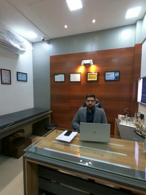 Dr. Aditya Narula - Orthopaedic surgeon in Kanpur
