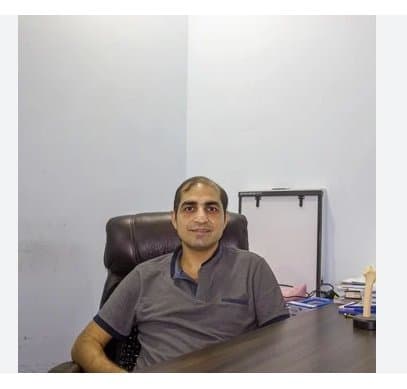 Dr. Manav Luthra - Orthopaedic Surgery