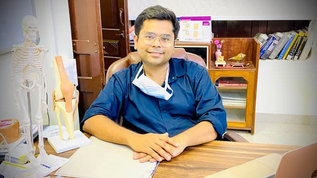Dr. Naman Kanodia - Orthopaedic surgeon