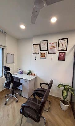 Dr Kinju Mishra Clinic Dr Kinju Mishra Clinic - Pain Management Therapy