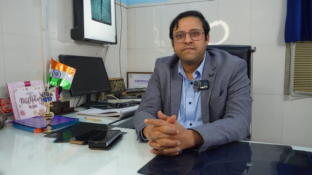 Dr. Shoeb Arif Khan Dr. Shoeb Arif Khan - Orthopedic Surgeon