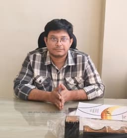 Dr Zeeshan Anwar
