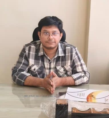Dr Zeeshan Anwar Dr Zeeshan Anwar