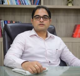Dr. Rajat Rastogi Dr. Rajat Rastogi