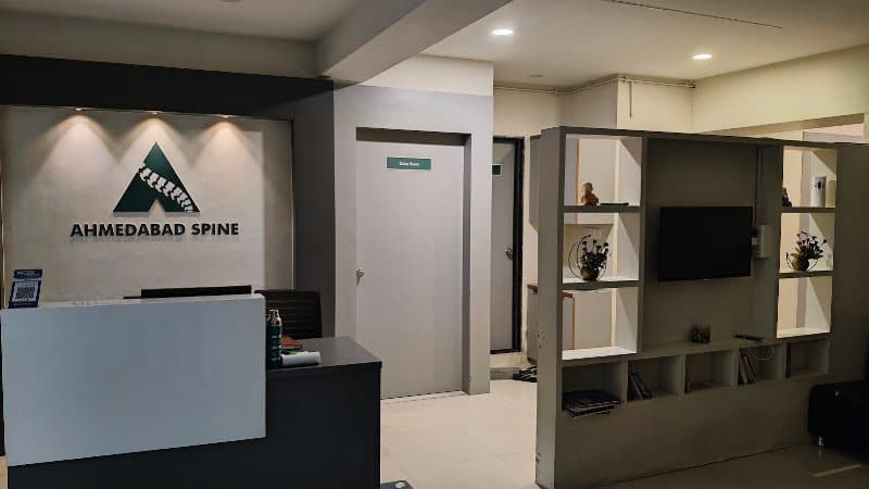 Dr Amit Jhala Dr Amit Jhala - Spine Surgeon in Ahmedabad