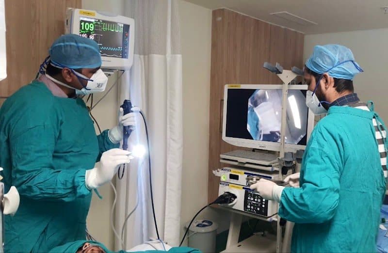 Dr. Deepak Talwar Dr. Deepak Talwar - pulmonologist in Noida