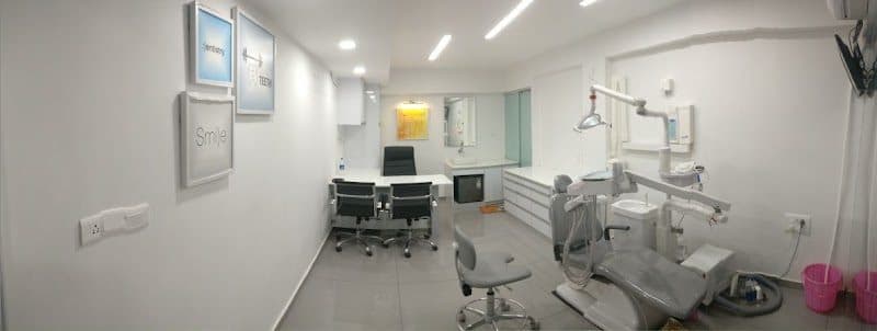 Bhatts Dental Clinic ( Implant & Maxillofacial Centre) Bhatts Dental Clinic ( Implant & Maxillofacial Centre)