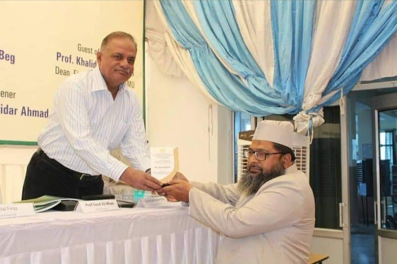 Dr. Hakeem Ahmad Saleem BUMS,MD (ALIGARH DAWAKHANA) Dr. Hakeem Ahmad Saleem BUMS,MD (ALIGARH DAWAKHANA) - gastroenterologist in Aligarh