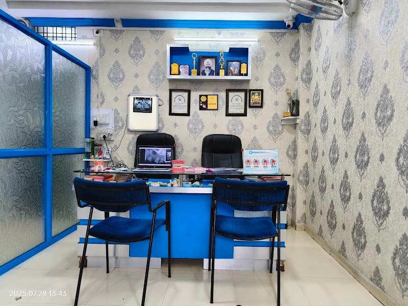 Dr. Dutt kaothalker Dr. Dutt kaothalker - Dentist in Ujjain