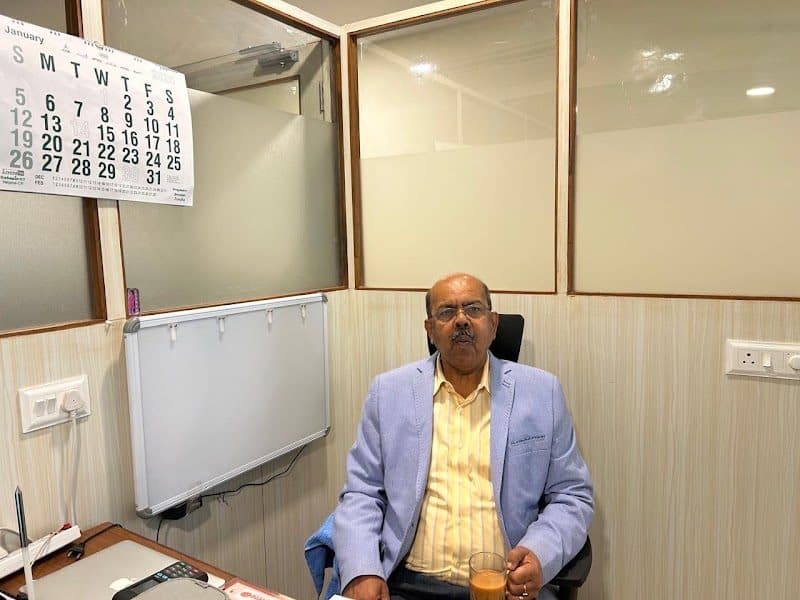 Dr. Muzammil Ambekar | Minimally Invasive Endoscopic Neurosurgeon Dr. Muzammil Ambekar | Minimally Invasive Endoscopic Neurosurgeon - Neurologist in Pune