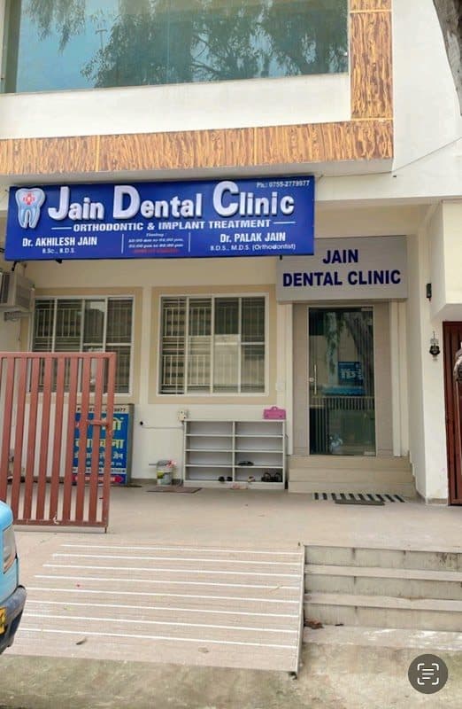 Dr. Ramit Chaddha Dr. Ramit Chaddha - Dentist in Bhopal