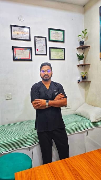 Dr. Sagar Arora (ACL specialist, Joint Replacement Surgeon, Knee/Shoulder/Spine Expert) Dr. Sagar Arora (ACL specialist, Joint Replacement Surgeon, Knee/Shoulder/Spine Expert)