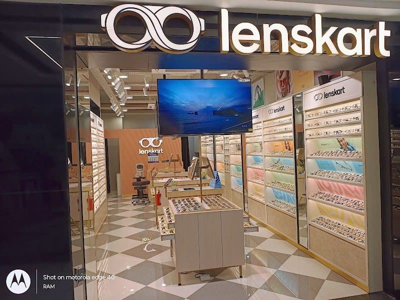 Lenskart.com at Langvall Mall, Thanjavur (First Lens Replacement Free) Lenskart.com at Langvall Mall, Thanjavur (First Lens Replacement Free) - ophthalmologist in Thanjavur