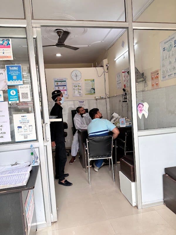 THE DENTAL WORLD THE DENTAL WORLD - Periodontist in Aligarh