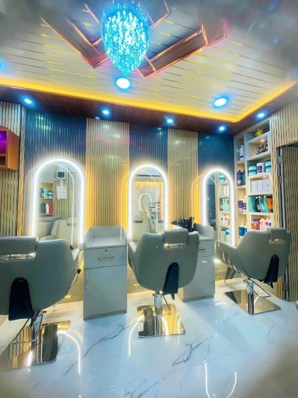 Phoenix Professional Family Salon And Academy Phoenix Professional Family Salon And Academy - Cosmetologist in Agartala