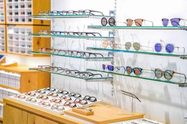 GlassesOn Optical Shop In Agra GlassesOn Optical Shop In Agra