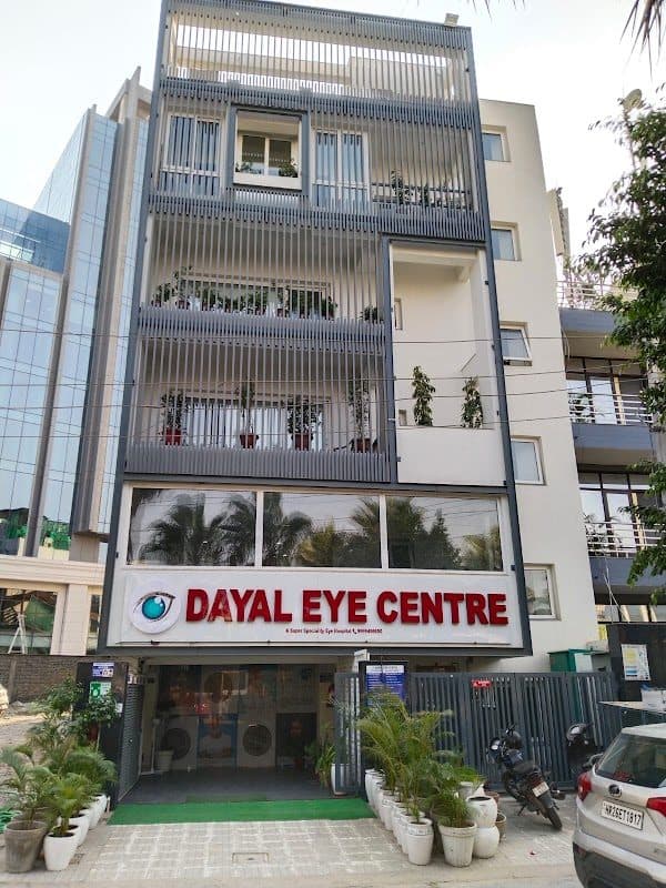 Dr Parul Sharma - Senior Eye Surgeon, Cataract,Glaucoma ,Lasik & Pediatric Specialist in Gurgaon Dr Parul Sharma - Senior Eye Surgeon, Cataract,Glaucoma ,Lasik & Pediatric Specialist in Gurgaon - ophthalmologist in Gurgaon