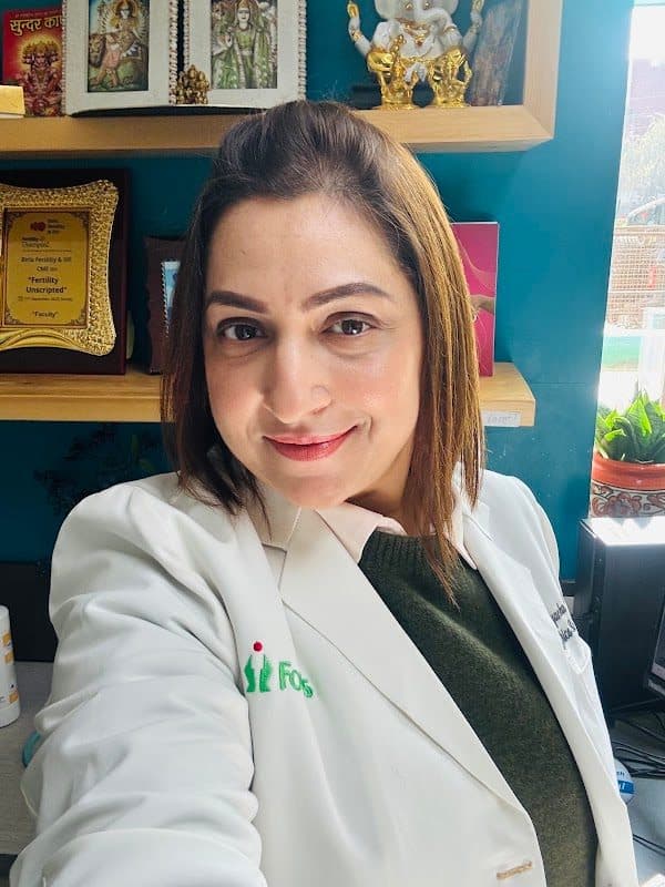 Dr. Pallavi Pasricha (Gynaecologist | Obstetrician | Infertility / IVF Specialist) Dr. Pallavi Pasricha (Gynaecologist | Obstetrician | Infertility / IVF Specialist) - Gynecologist in Chandigarh