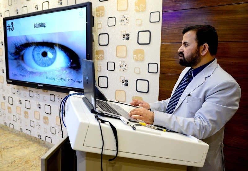 Dr. Rohit Grover Dr. Rohit Grover - ophthalmologist in Chandigarh