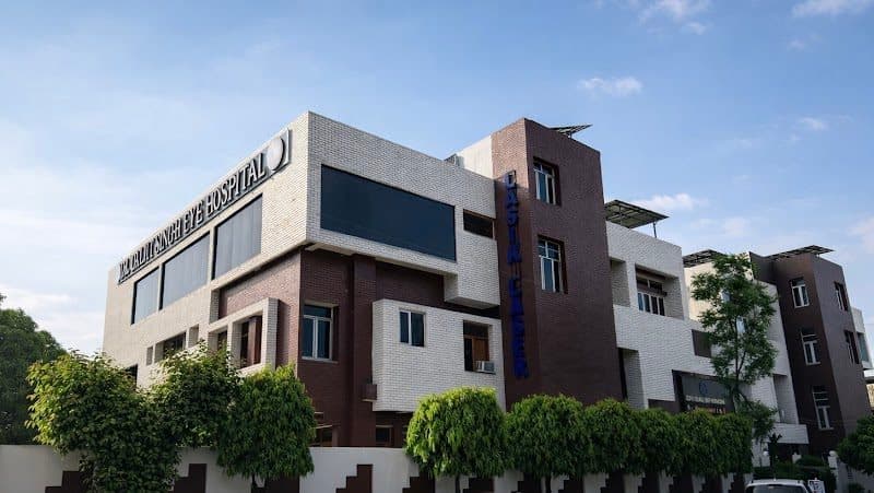Dr. Om Parkash Eye Institute Dr. Om Parkash Eye Institute - ophthalmologist in Amritsar