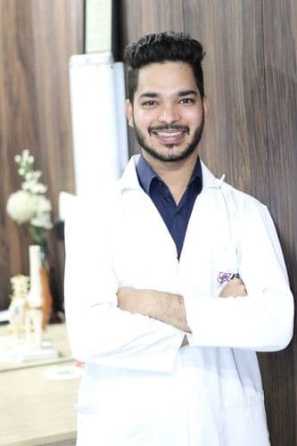 Dr. Nikhil Sharma Dr. Nikhil Sharma - Orthopedic Surgeon in Gurugram