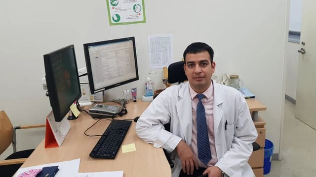 Dr. Sandeep Dathik Dr. Sandeep Dathik - Orthopaedic surgeon